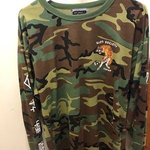 Never worn longsleeve men’s Riot Society shirt